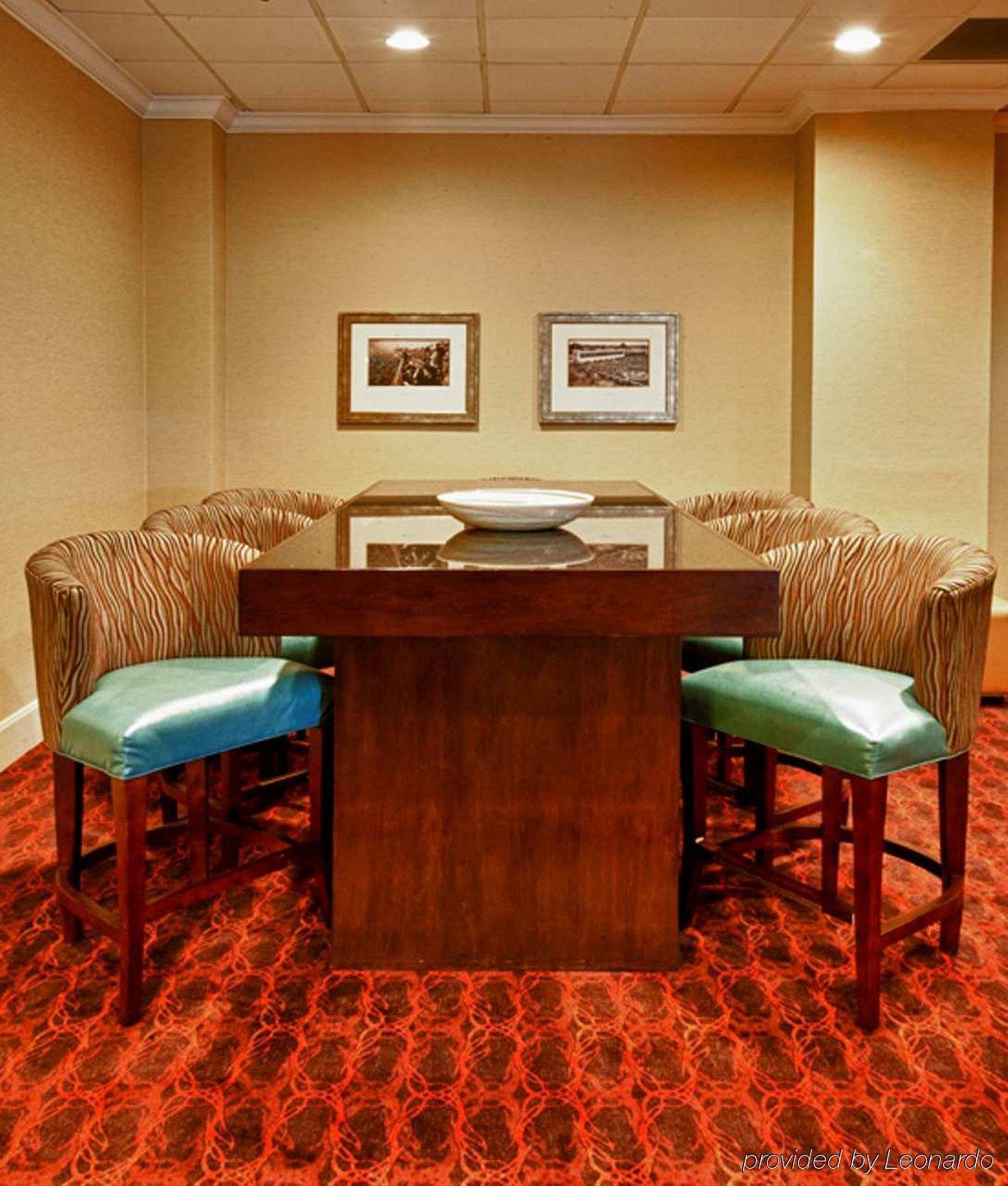 Hilton Garden East Hotel 3*