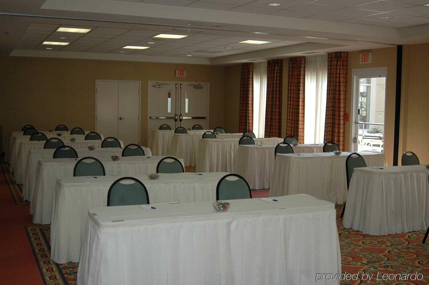 Hilton Garden East 3*